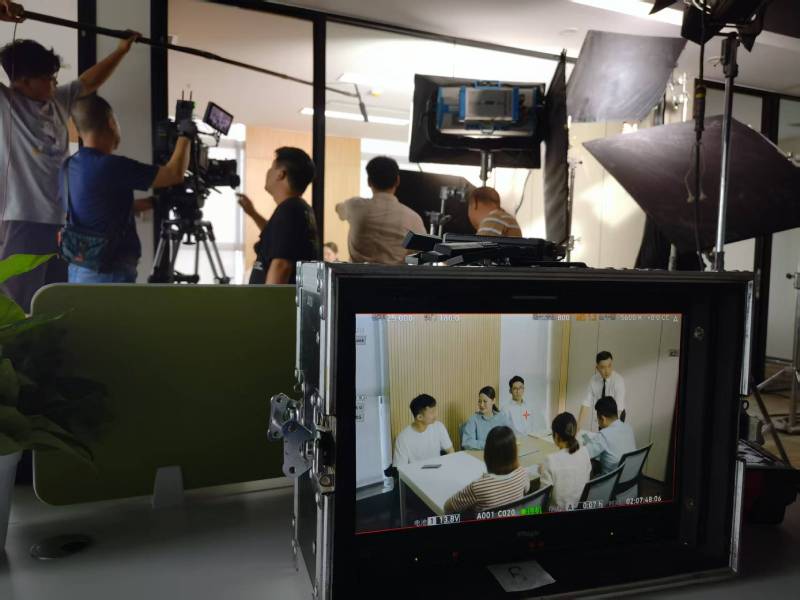 松阳县TVC拍摄公司：科技产品视觉化大师，诠释未来感与功能美学